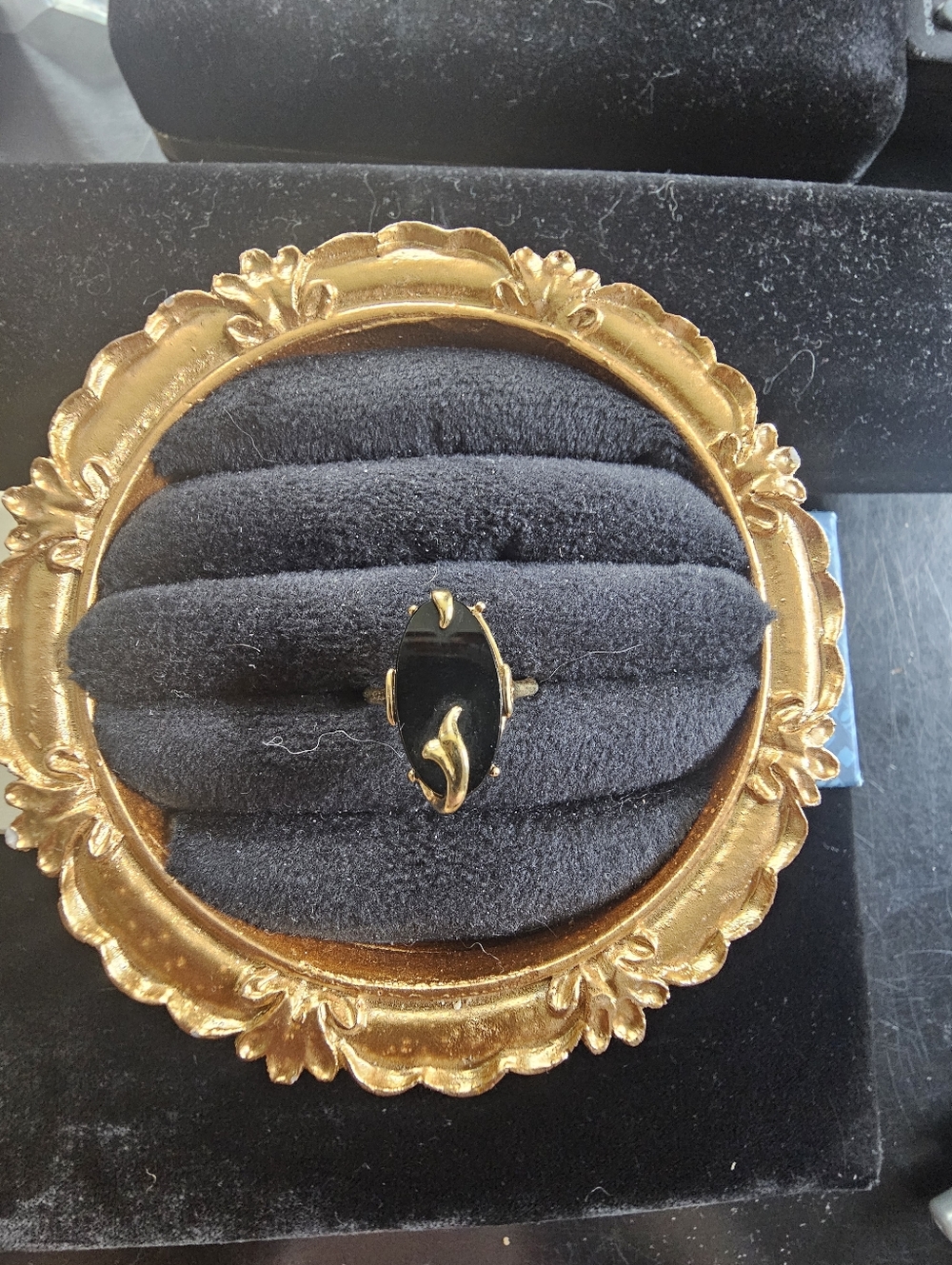 Vintage Avon Ring Size 6.5